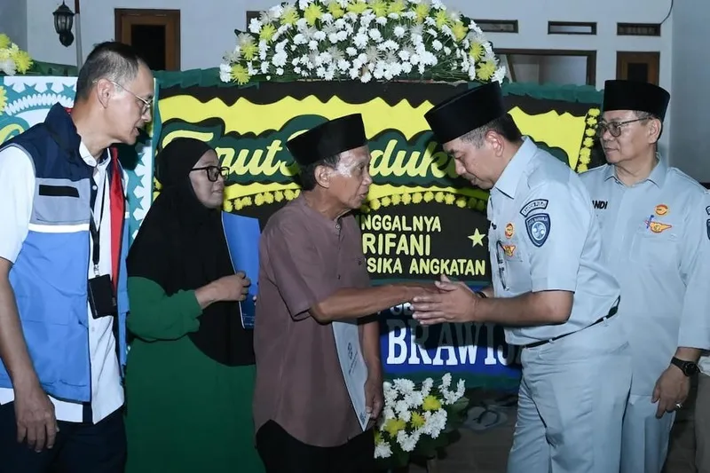 Jasa Raharja Serahkan Santunan kepada Ahli Waris Korban Kecelakaan Kereta di Bekasi