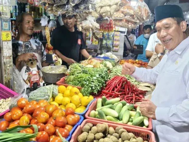 Bambang Haryo Tinjau Stabilitas Harga Pangan dan Infrastruktur Pasar Larangan