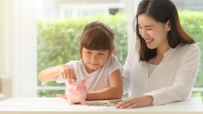 Kapan Anak Perlu Mendapat Hadiah Uang, Menurut Pakar?
