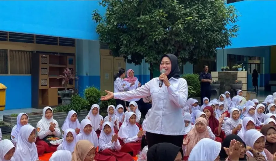 DPR Minta Pemerintah Pusat Segera Atasi Keterlambatan Gaji Guru PPPK Paruh Waktu