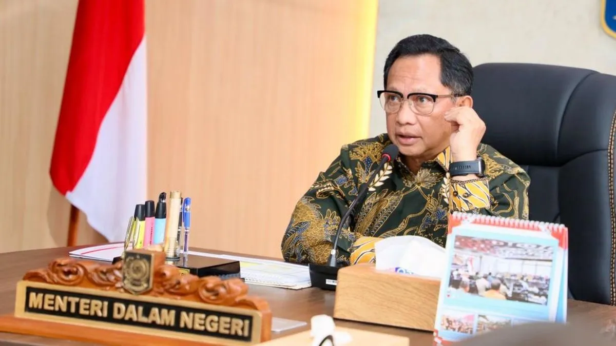 Tito Karnavian Dorong Relokasi Pengungsi Tenda ke Huntara