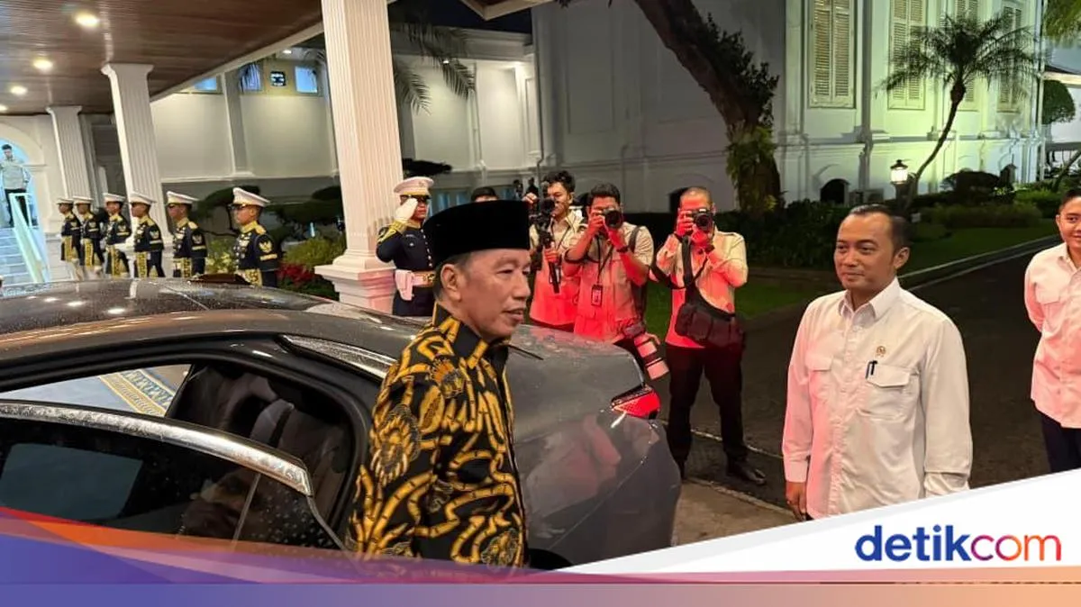 Prabowo Ajak Tokoh Bahas Isu Terkini di Istana