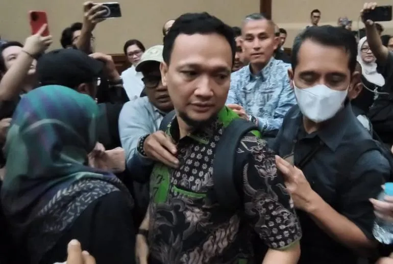 Hakim Bebaskan Advokat Junaedi Saibih dari Dakwaan Perintangan Penyidikan