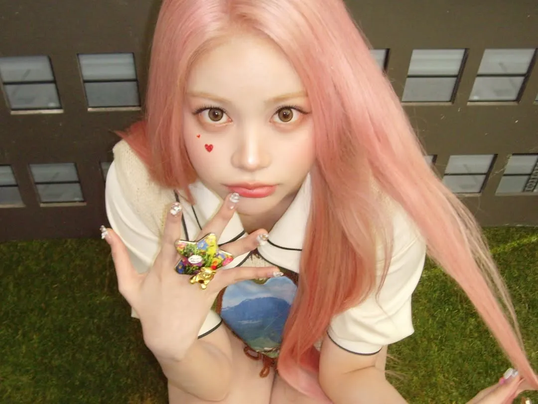 Carmen Hearts2Hearts Berikan Dukungan Emosional untuk Fans di Weverse