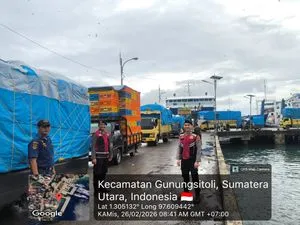 Polres Nias Amankan Kedatangan Kapal di Pelabuhan Angin