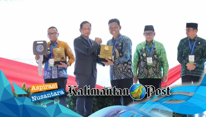 HSS Terima Penghargaan Kabupaten Menuju Bersih dari Kementerian Lingkungan Hidup