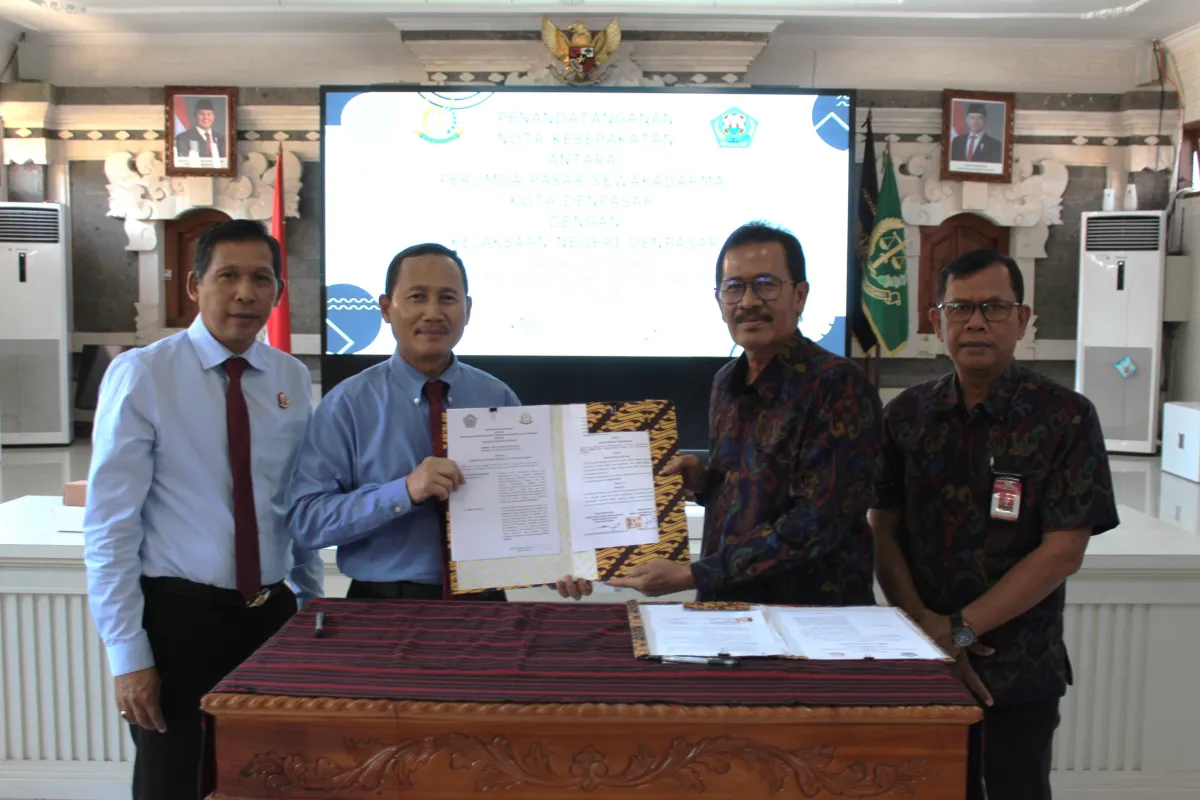 Kejari Denpasar dan Perumda Pasar Sewakadarma Tandatangani MoU untuk Penguatan Hukum