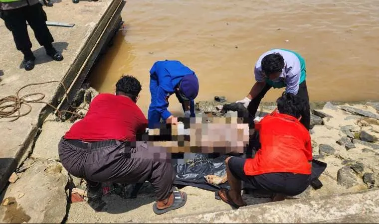Penemuan Mayat Pria Mengapung di Sungai Kapuas Pontianak