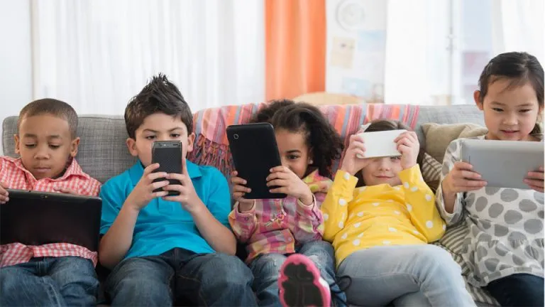 PP Tunas Diberlakukan: Tantangan dan Harapan untuk Perlindungan Anak di Ruang Digital
