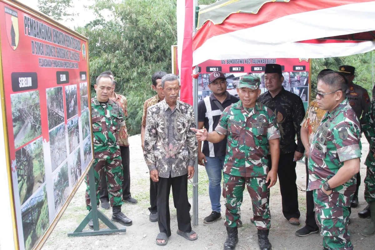 Aster Kasdam V/Brawijaya Evaluasi Jembatan Perintis Garuda di Blitar