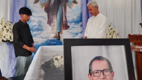 Kepergian John Tobing, Aktivis 98 dan Pencipta Lagu 'Darah Juang'