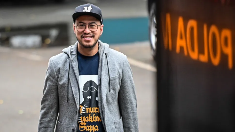 Pandji Pragiwaksono Siap Rilis Buku Mens Rea untuk Bedah Materi Komedi