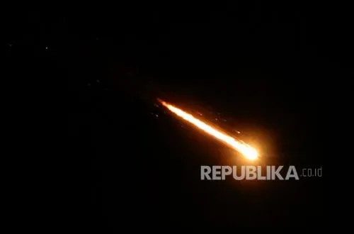 Iran Serang Pusat Komando AS-Israel
