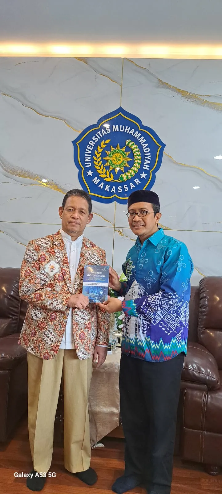 Dosen FKIK Unismuh Terbitkan Dua Buku Kesehatan Digital di Bulan Ramadan