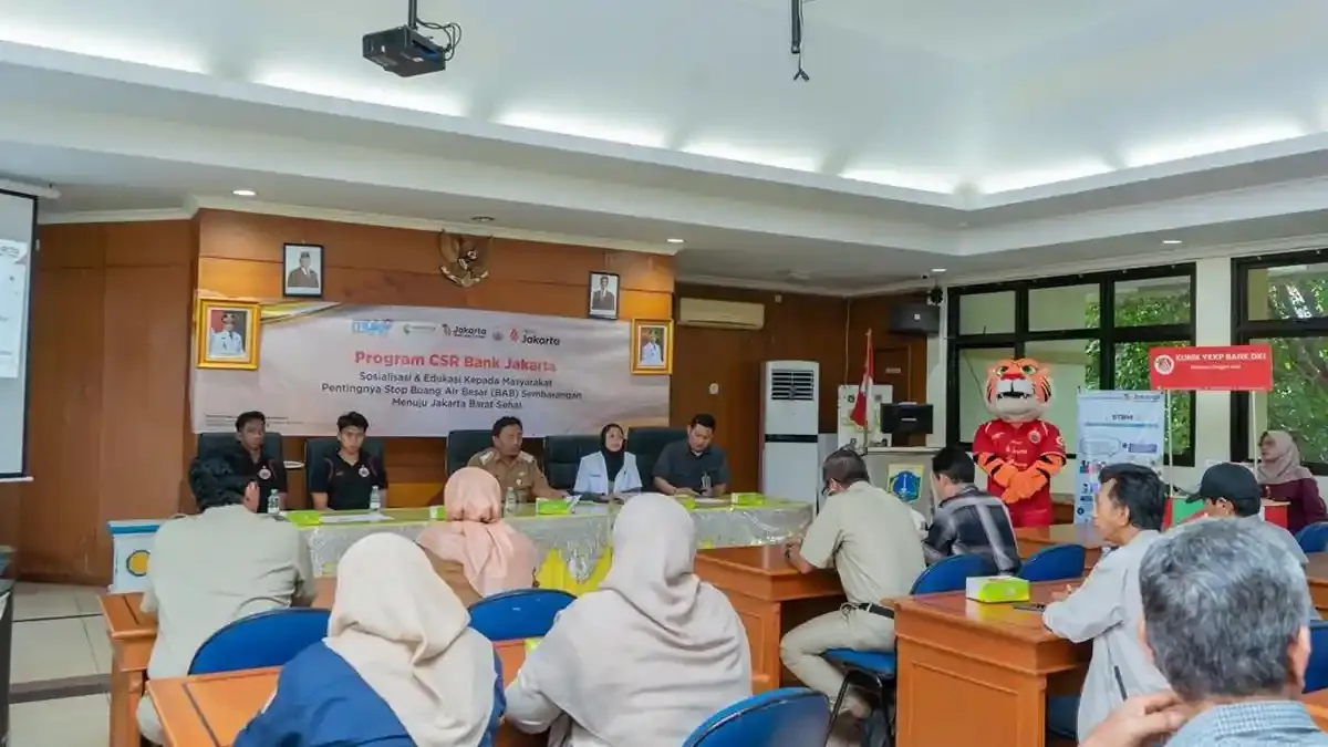 Revitalisasi Sanitasi Warga Tomang oleh Forum CSR DKI, Bank Jakarta, dan Persija