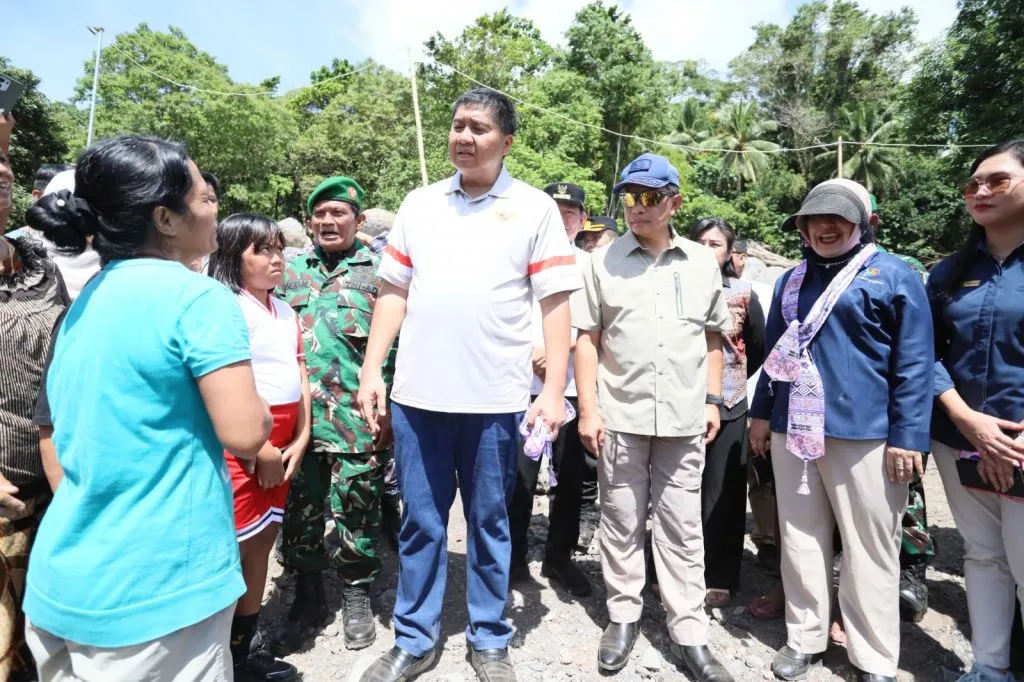 Pemerintah Serahkan 1.000 Unit Rumah Layak Huni untuk Warga Sitaro