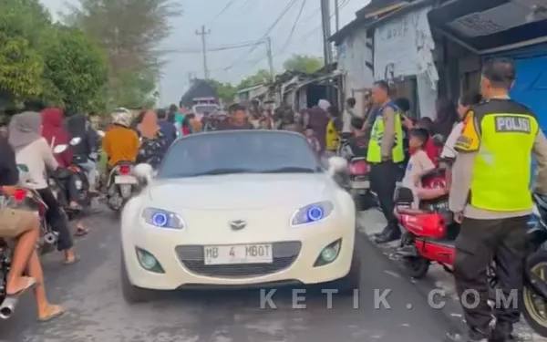 Rizki Mbambot Jadi Sorotan karena Kendarai Mobil Nopol Palsu saat Ngabuburit