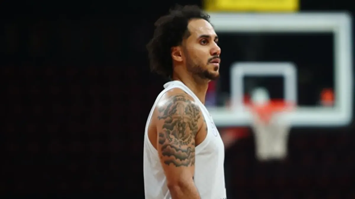 Shane Larkin Absen Empat hingga Enam Minggu Karena Cedera