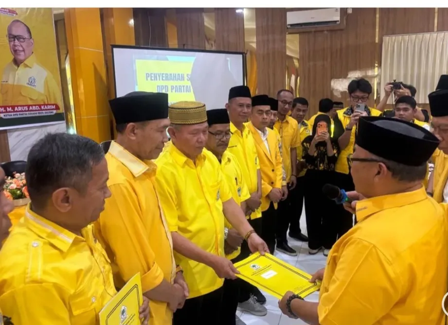 Partai Golkar Sulteng Serahkan SK Pengurus dan Gelar Bukber Bersama Anak Yatim