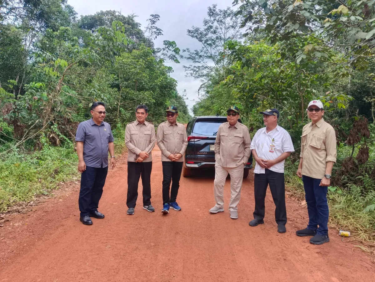 DPRD Kalteng Tinjau Pembangunan Jembatan Box di Kotim