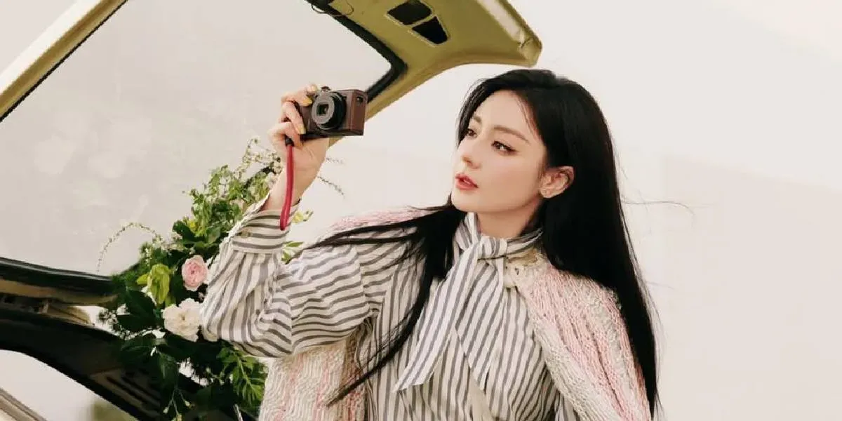 Dilraba Dilmurat Memukau di Paris Fashion Week 2026 sebagai Duta Merek Dior