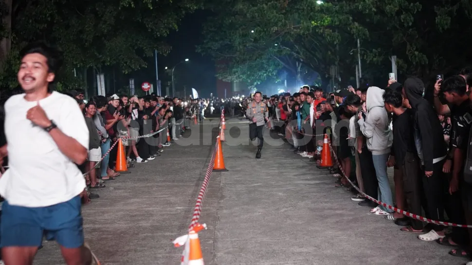 Atlet Nasional Ramaikan Dashrun Malam Minggu di Stadion Pakansari