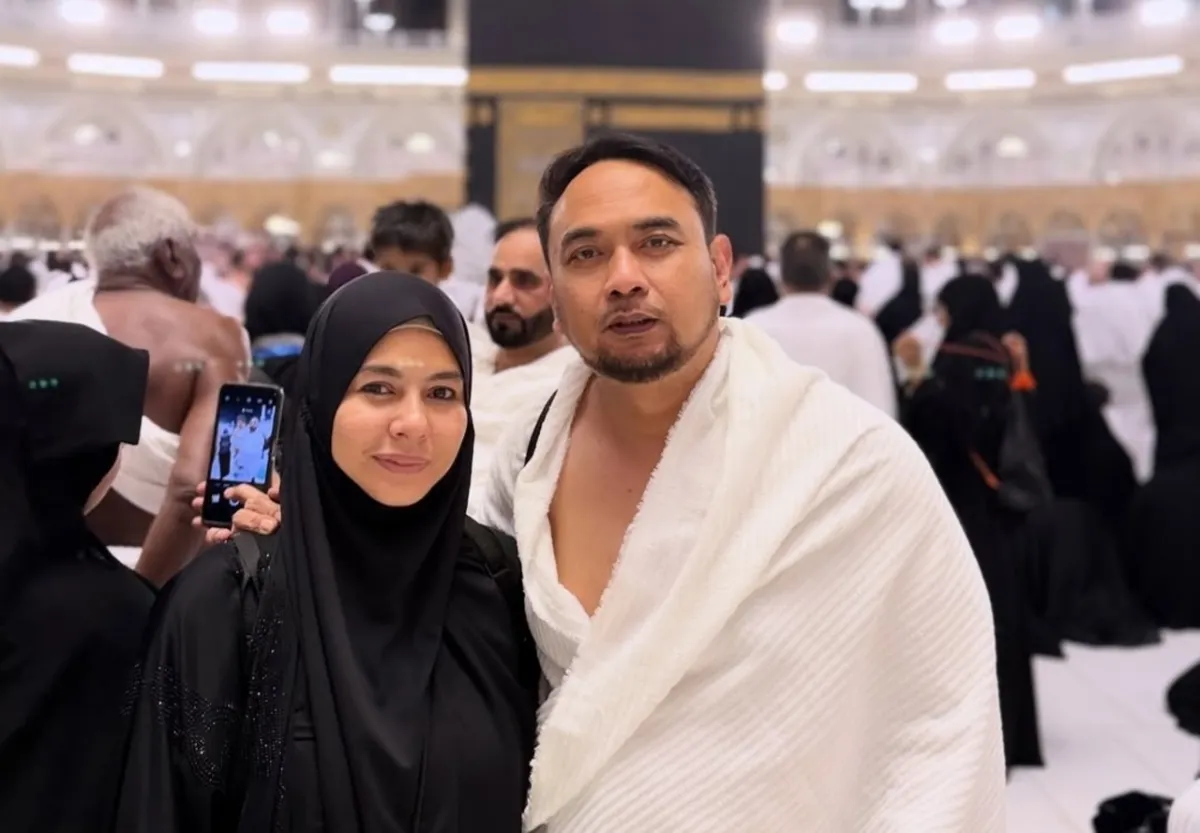 Isu Kehamilan Menghantui Pernikahan Virgoun dan Lindi, Meisya Siregar Umrah di Tanah Suci