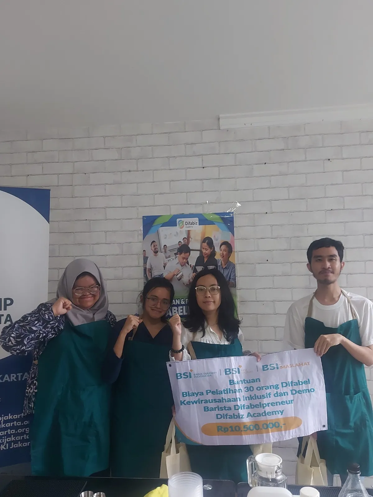 Mahasiswa UNAIR Luncurkan Pelatihan Barista untuk Difabel