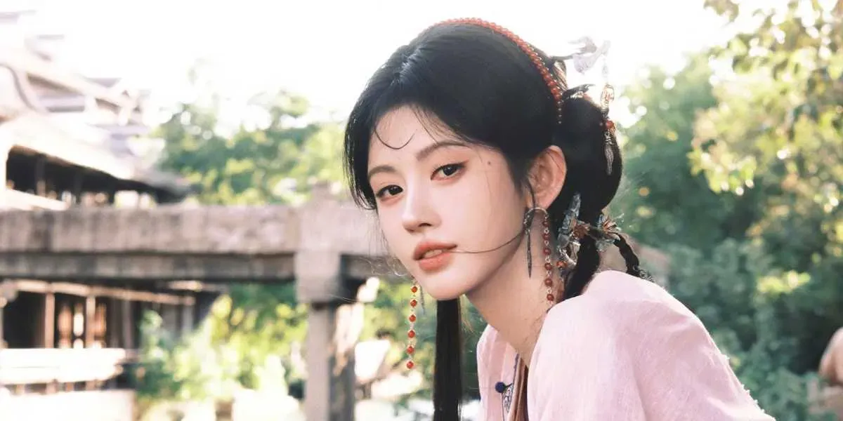 Dilraba Dilmurat Terpilih sebagai Artis China Tercantik 2025 Versi Sohu