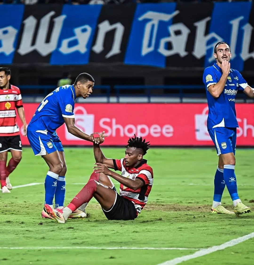 Persib Bandung Raih Kemenangan Besar 5-0 atas Madura United, Kuasai Puncak Klasemen