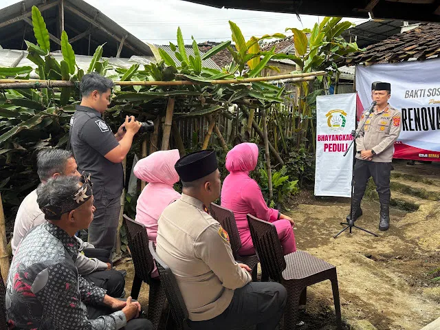 Polres Cimahi Renovasi Rumah Tak Layak Huni di Bulan Ramadhan