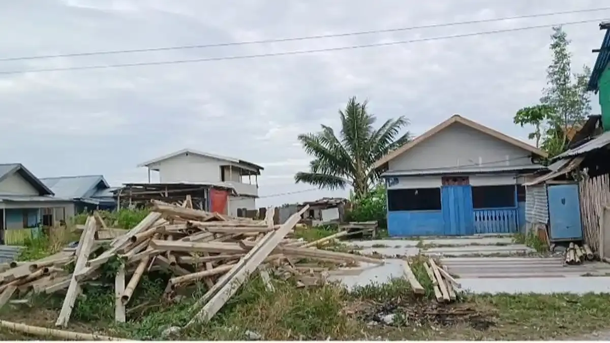 Warga Tanjungsari Tantang Ketidakpedulian Pemkab Banggai dan Pemprov Sulteng