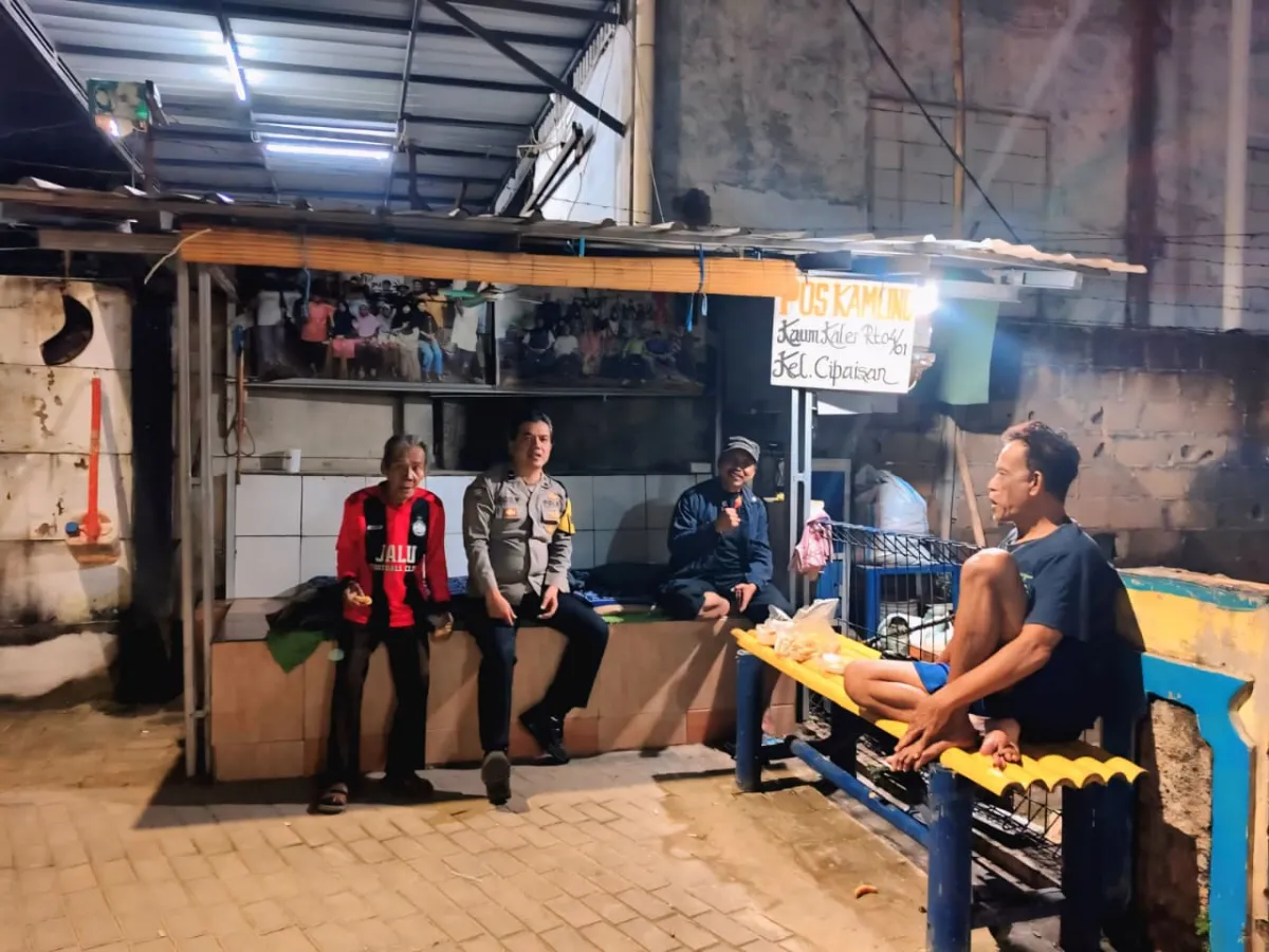 Bhabinkamtibmas Cipaisan Tingkatkan Keamanan Melalui Sambang Warga