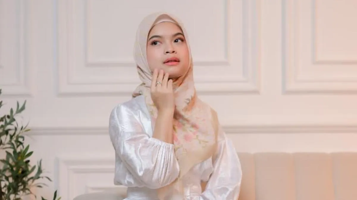 Reina Moore Rilis Lagu Religi 'Tetap di JalanMu' sebagai Awal Karier Musik