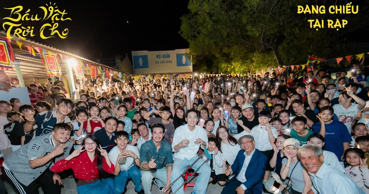 Masyarakat Nelayan Lien Huong Nikmati Pemutaran Gratis Film 'Heaven's Gift'