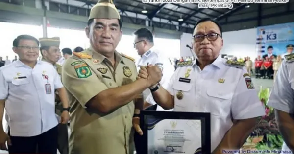 Bupati Minahasa Robby Dondokambey Terima Penghargaan K3 dari Gubernur Sulut