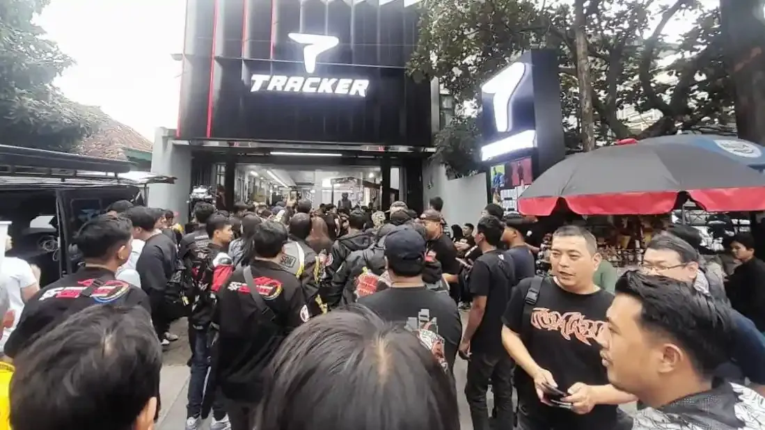Outlet Tracker Resmi Dibuka di Bandung, Dekatkan Diri dengan Komunitas Bikers