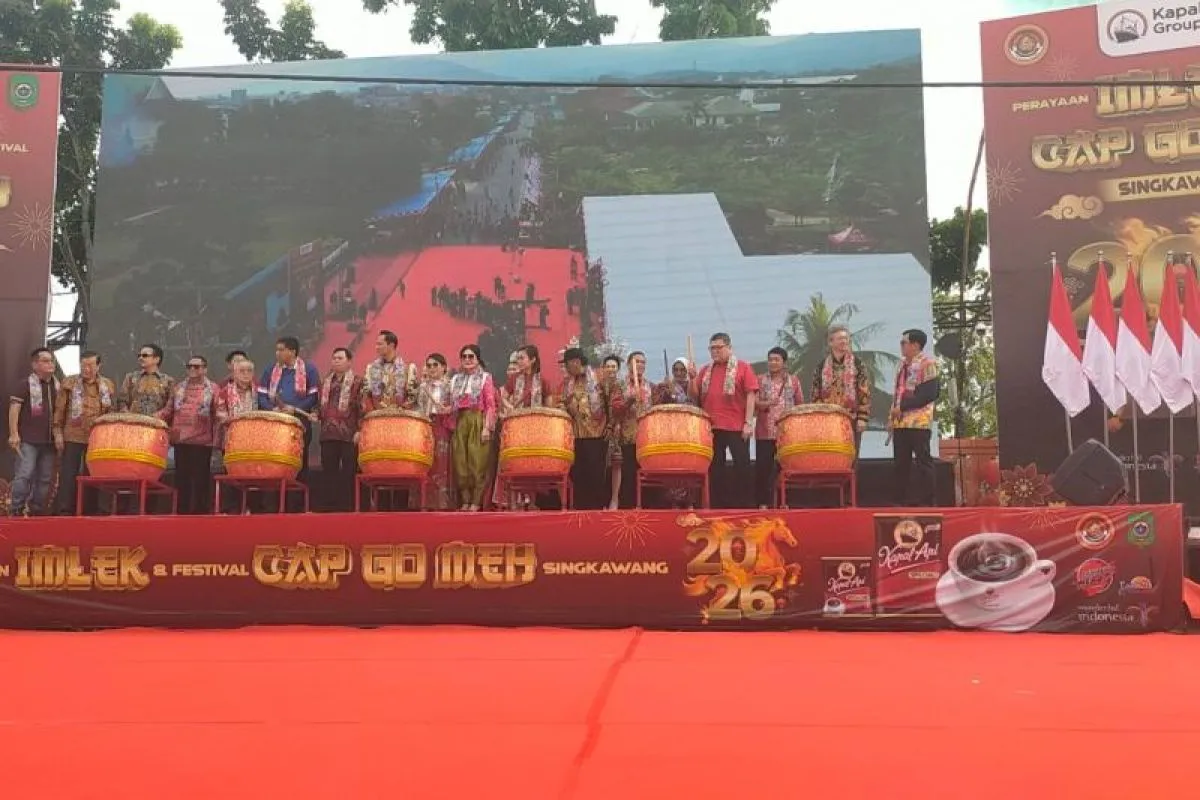Wakil Ketua MPR Resmi Buka Festival Cap Go Meh 2026 di Singkawang