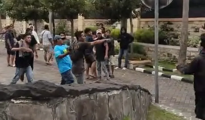 Pakopak Desak Tindakan Tegas Terhadap Oknum PAMDAL di Gedung DPRD Probolinggo