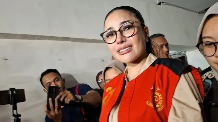 Perbandingan Hukuman Selebritas dan Koruptor: Keadilan yang Dipertanyakan