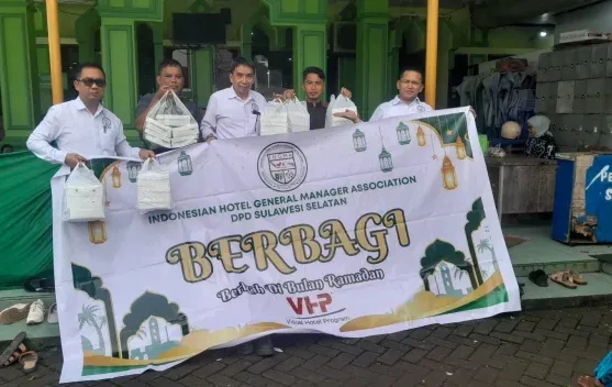 IHGMA DPD Sulsel Berbagi Paket Buka Puasa di Masjid Al-Muawanah