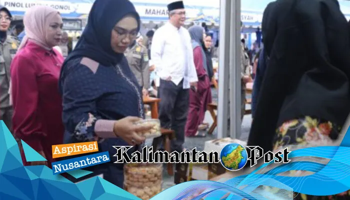 Andi Irmayani Hadiri Aksi Bajual Wadai untuk Dukung Kuliner Lokal