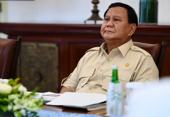 Prabowo Subianto: Kebiasaan Memantau Berita Hingga Dini Hari