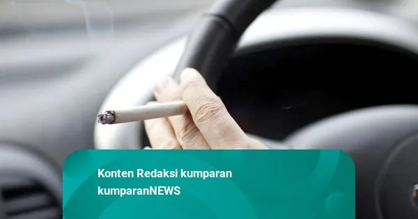 MK Tolak Gugatan Sanksi Pidana Merokok Saat Mengemudi