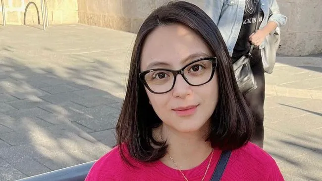 7 Artis Indonesia Beralih Profesi dan Hidup di Luar Negeri