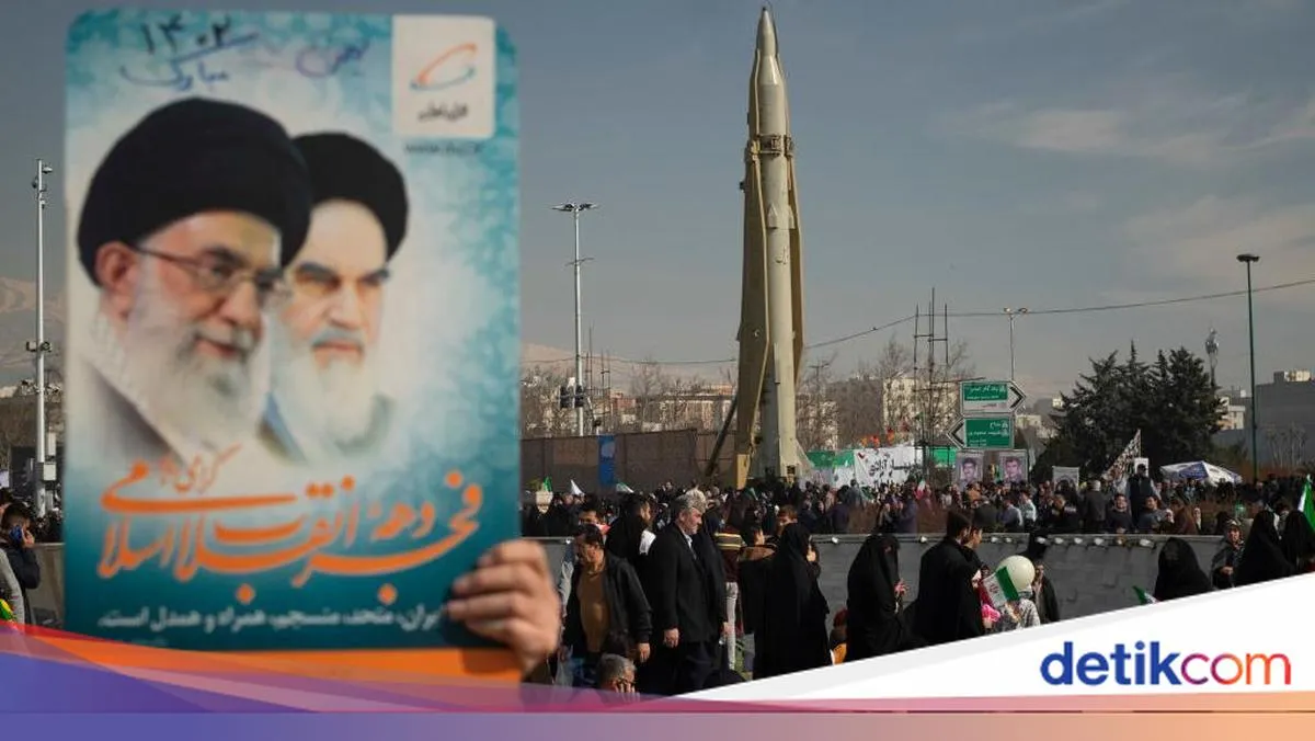 Iran Luncurkan Rudal Sejjil dengan Jangkauan hingga Benua Afrika