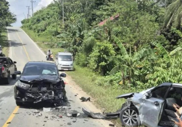 Kecelakaan di Jalur Poros Bontang-Samarinda Melibatkan Innova dan Avanza, Dua Orang Luka Berat