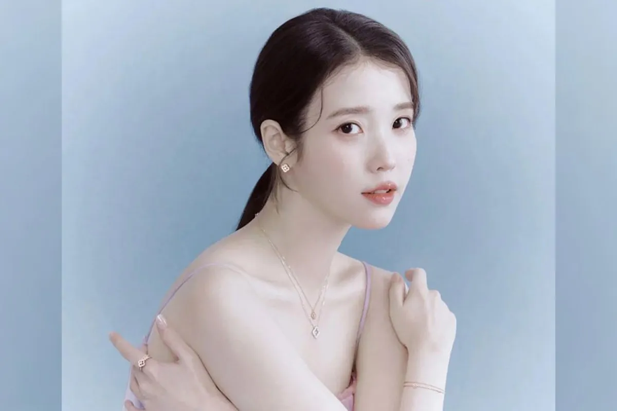 IU Memukau dalam Pemotretan Terbaru sebagai 'Dewi Musim Semi'