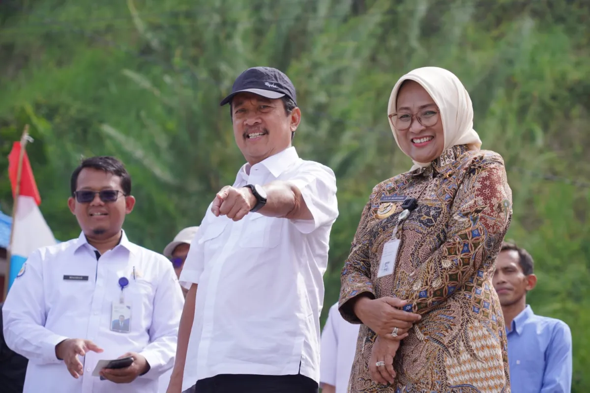Menteri Trenggono Tinjau Infrastruktur Rp10,1 Miliar untuk Kampung Nelayan Karangduwur
