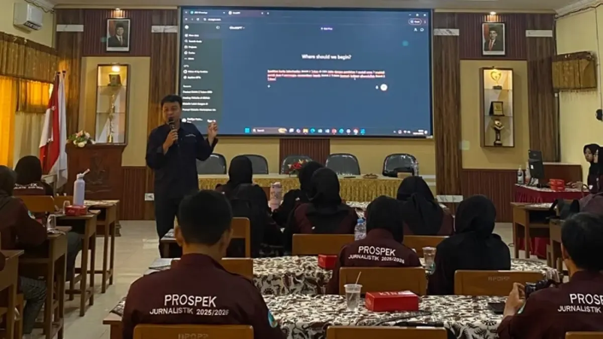 Pelatihan Jurnalistik untuk Siswa SMAN 2 Tuban oleh Redaksi Radar Tuban
